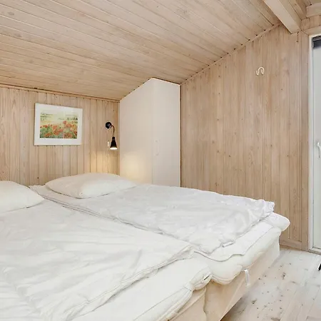 Holiday home Lxiv *
